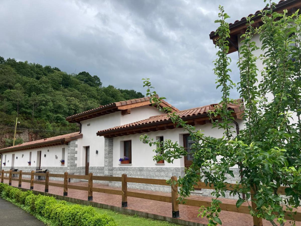 Apartamentos La Presa El Molin Onís Eksteriør bilde
